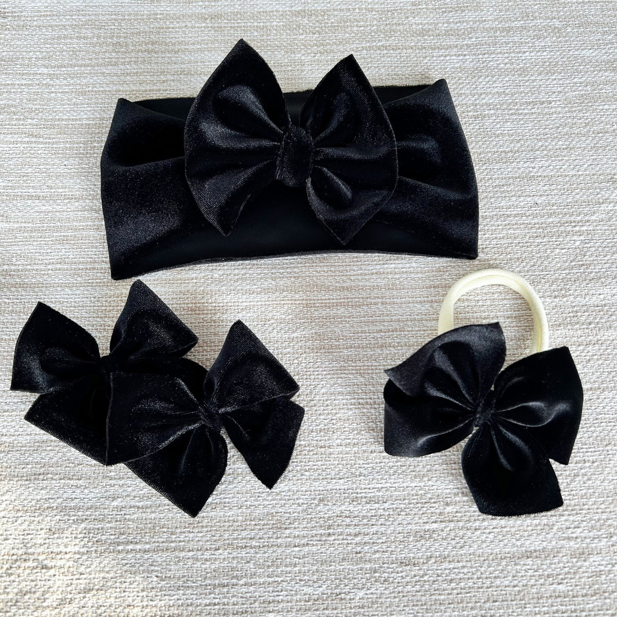 Black Velvet baby girl headwrap bow and piggies for toddlers, Pinwheel Piggies nylon bow headband. Newborn gift kids birthday present
