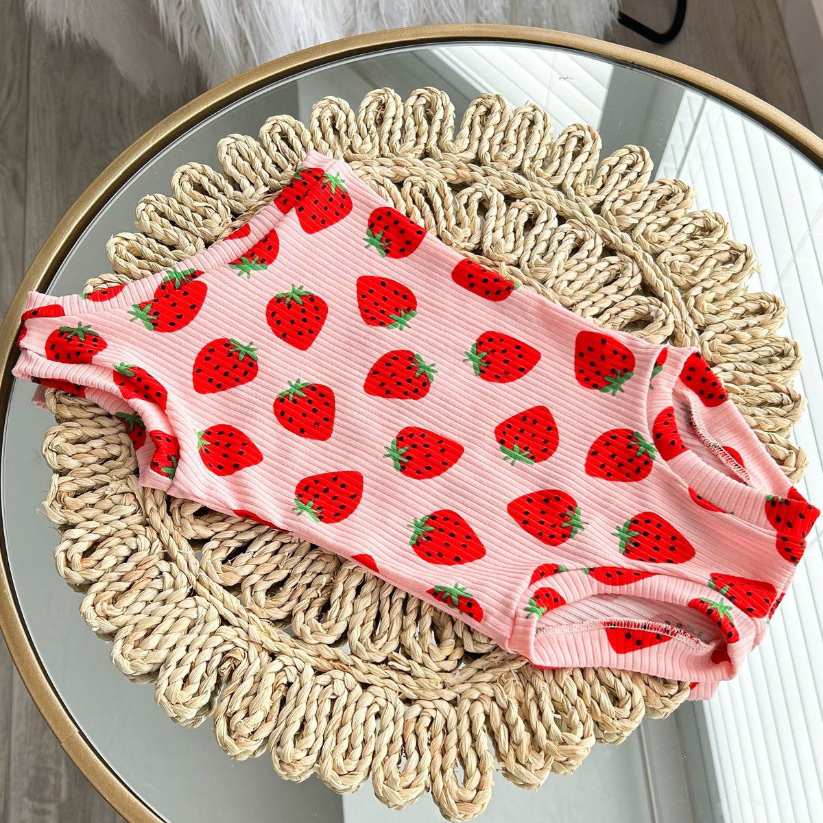Berry Sweet One First Birthday Outfit Girl, 1st Birthday Girl Outfit, Strawberry Birthday Shirt, Cake Smash Outfit, Sweet One Leo