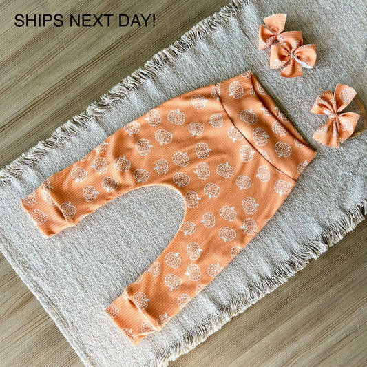 Halloween Pumpkin joggers for baby girl boy, gender neutral orange clothing, Halloween outfit for baby with bow, pumpkin toddler clothing
