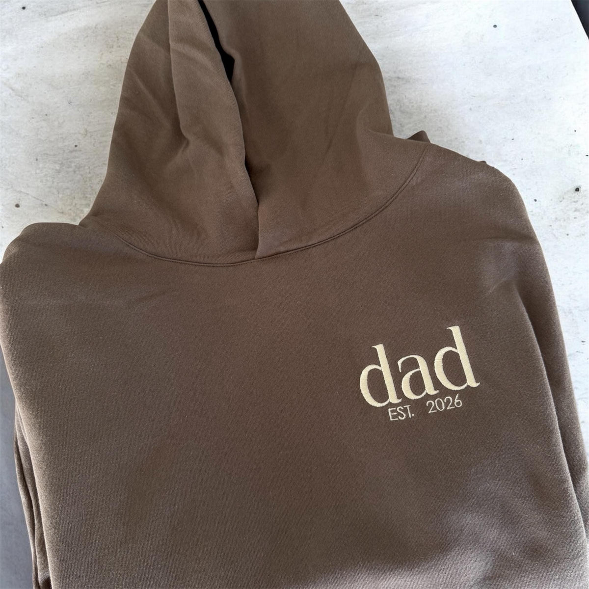 Custom Dad Sweatshirt Est. 2027 | Brown New Dad Gift | Custom Embroidered Father Crewneck | Pregnancy Announcement Hoodie idea for Father